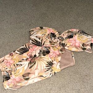 Hawaii themed bikini 👙 🌺